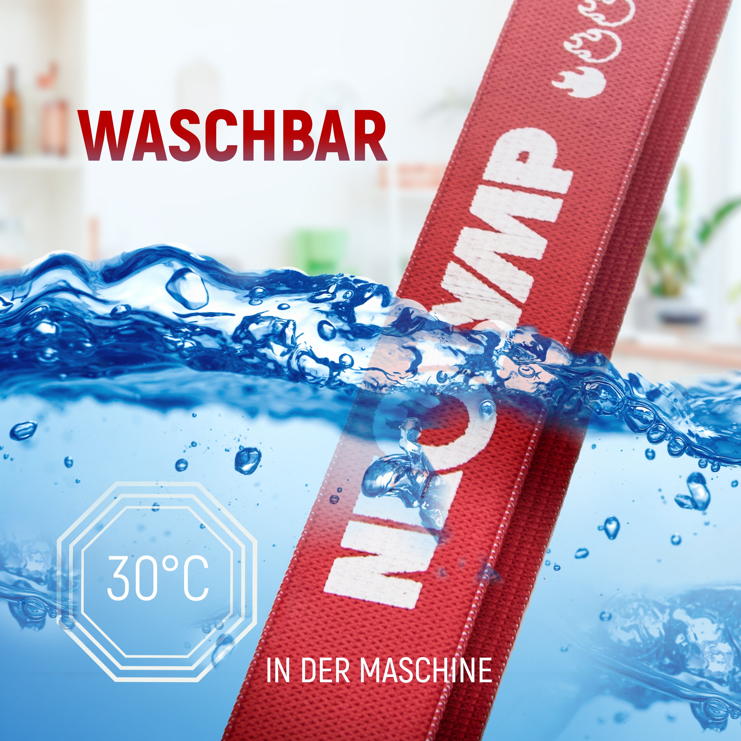 Neolymp Fitnessband in roter Farbe wird in Wasser eingetaucht, um die Waschbarkeit in der Maschine bei 30°C zu demonstrieren. Text auf dem Bild: Waschbar, in der Maschine.